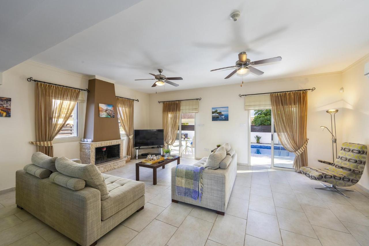 Villa Malama Paralimni Exterior photo