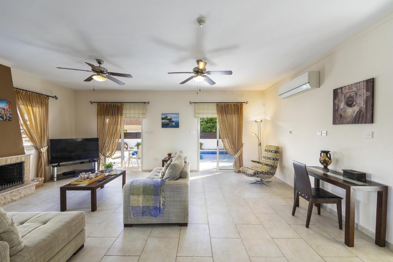 Villa Malama Paralimni Exterior photo
