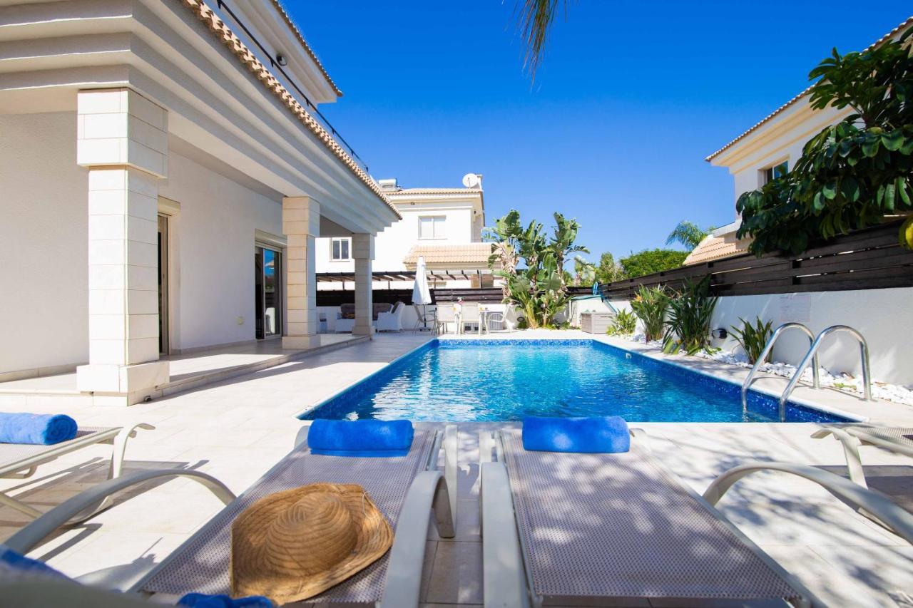 Villa Malama Paralimni Exterior photo